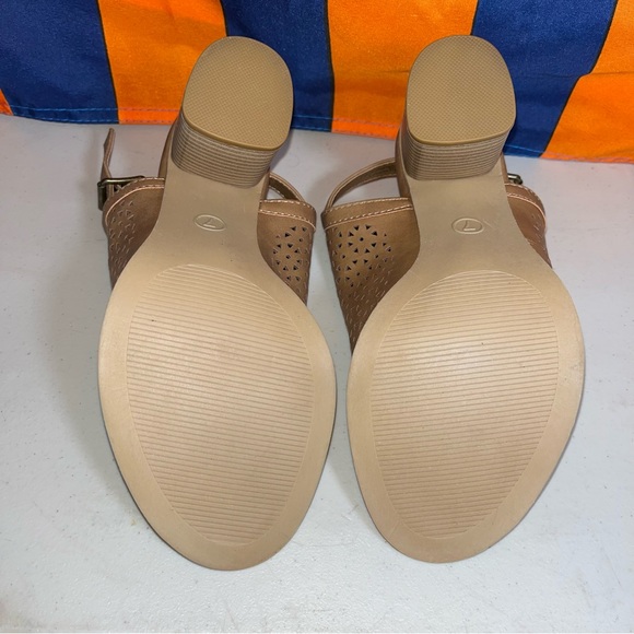 Universal Thread Cognac Millana Open Toe faux suede heel Sandals size 7 - Picture 6 of 8